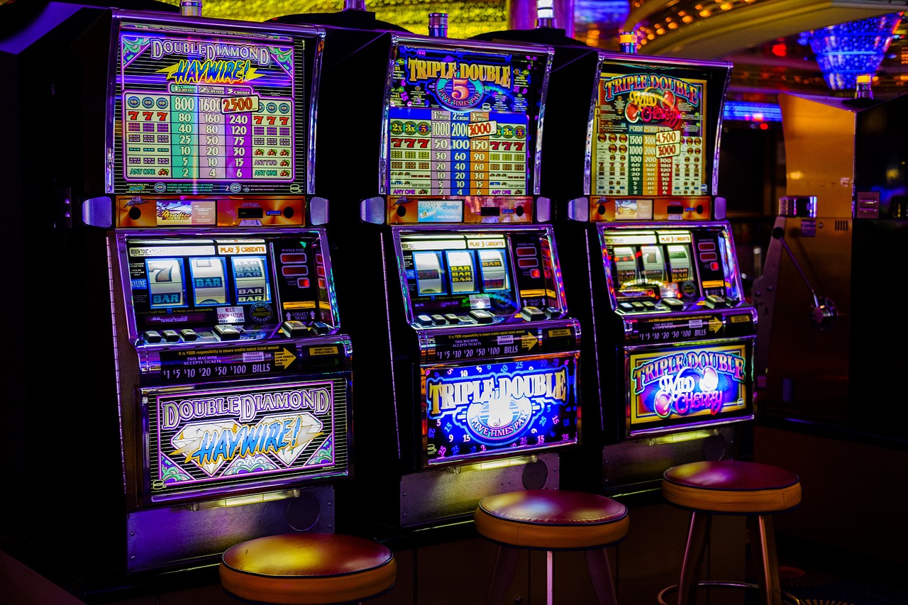 Slot Siteleri: Oyun Stratejileri ve Kazanma Şansını Arttırma Yolları